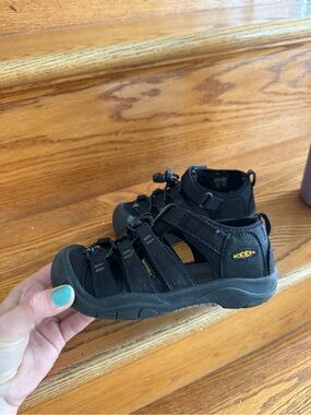 KEEN little Kids' Black Closed-Toe Sandals
